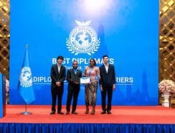 Esther Dangosu Warga Indonesia Kelahiran Nigeria Raih Diplomat Terbaik Di Thailand Mewakili Indonesia Sebagai Negara Barunya.🇳🇬🇮🇩
