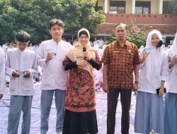 Pelayanan Khusus Pelajar, Dukcapil Kota Depok Turun ke Sekolah Lakukan Perekaman e-KTP