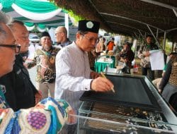 M Cholil Nafis : Pinjol Yang Jelas Ada Ijin dan Syariahnya Hindari Pinjol Rentenir