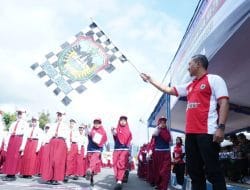 Dandim 0801/Pacitan Dampingi Bupati Pacitan Berangkatkan Peserta Lomba Gerak Jalan.