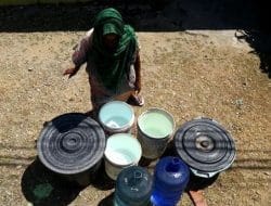 PMI Bone Bolango Distribusikan Air Bersih ke Desa Terdampak Kekeringan