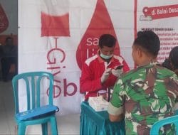 Jaga Ketersediaan Darah, Bersama PMI Koramil 0801/08 Tulakan Berpartisipasi Sumbangkan Darah.
