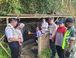 Atasi Problematika Masyarakat, Danramil 0801/05 Nawangan Survei Sumber Mata Air.