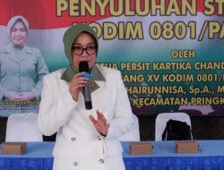 Kunjungan Ke Wilayah, Ketua Persit KCK Cabang XV Kodim 081/Pacitan Jadi Narasumber Penyuluhan Stunting