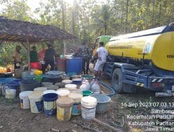 Peka Terhadap Kondisi Sosial Masyarakat, Koramil 0801/Pacitan Bersama BPBD Salurkan Air Bersih