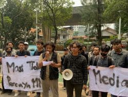 Koalisi Pemuda Peduli Penyiaran Demonstrasi Soal Ganjar Pranowo Muncul di Tayangan Adzan