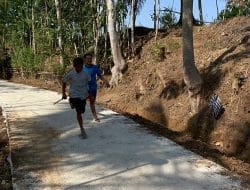 ANAK – ANAK SUMBERPETUNG MENIKMATI HASIL SATGAS TMMD 118 KODIM 0818