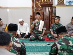 Perkuat Sinergitas TNI-Polri, Danrem 081/DSJ Sholat Subuh Berjamaah di Polres Ponorogo