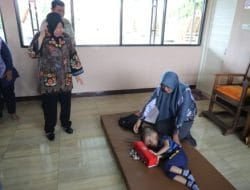 Mensos Kunjungi Anak Pengidap Hidrosefalus di Kabupaten Ngawi
