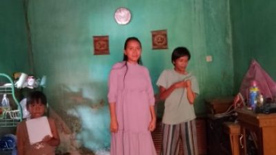 Makan Bubur Demi Bertahan Hidup, Siti dan Ida Gadis Disabilitas Butuh Bantuan Pemerintah