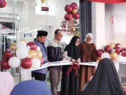 Yasmeera Resmikan Offline Store Pertama, Bazaar dan Diskonnya Bikin Emak-Emak Bahagia