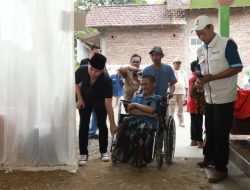 Gus Ipin Tinjau TPS bagi Penyandang Disabilitas di Trenggalek