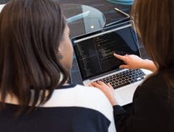 Nextgen Inovasi Indonesia Meluncurkan Kursus Programming Interaktif