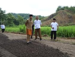 Percepat Perbaikan Jalan Hadapi Lebaran, Bupati Trenggalek Sidak Lapangan