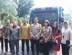 Wakapolda Metro Jaya Hadiri Penandatanganan Surat Perjanjian Hibah Kendaraan Bermotor Truk dan Mobil Box