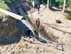 Terus Bergerak, Satgas TMMD 120 Kodim Bojonegoro Siap Tuntaskan Pembangunan Pelindung Tebing Sungai