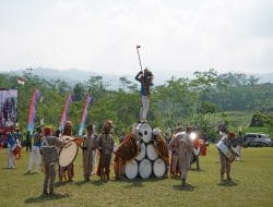Drumb Corp Tarun Bakti Meriahkan Rangkaian Kegiatan TMMD Reguler ke-120 di Banjarnegara