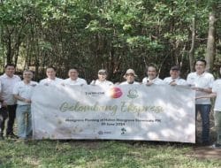 The Westin Jakarta dan Siji Art Management Gelar Aksi Penanaman Mangrove dari Lelang Lukisan