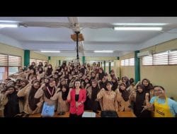 Coach Priska Sahanaya Membawakan Pelatihan Public Speaking di SMK Tunas Harapan Bersama Pronas: Mengembangkan Kepercayaan Diri Generasi Muda