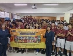 Workshop Public Speaking oleh Coach Priska Sahanaya di SMP Tarakanita 5 dengan PRONAS