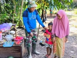 Pratu Nanang Bayu Berikan Komsos di Saat Pra TMMD 121