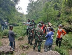 Salurkan Air Ke Rumah Warga, Satgas TMMD Ke 121 Kodim 0820/ Probolinggo Penuh Perjuangan