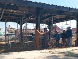 Delapan Anggota Komisi A DPRD Jember Tinjau Pelaksanaan Renovasi Alun-Alun Jember