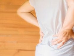 Sakit Pinggang Sebelah Kanan pada Wanita, Waspadai Penyebabnya!