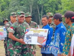 Pangdam XII/TPR Serahkan Bantuan Kursi Roda dalam Program TMMD Reguler ke-121 di Desa Mahyah