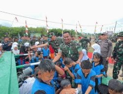 Pangdam XII/Tpr dan Warga Manyahi Nikmati Air Bersih Hasil TMMD Reguler ke-121 Kodim Kapuas