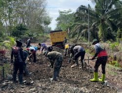 HUT ke-79 Republik Indonesia: TNI Berkomitmen Tingkatkan Akses Jalan di Desa Manyahi