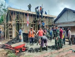 Satgas TMMD Ke 121 Kodim Probolinggo Tahun 2024 Bersama Masyarakat Gotong Royong Lakukan Pengecoran Musholla