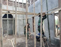 Pembangunan Musholla Dikebut, Pemasangan Tiang Penyangga Jelang Pengecoran