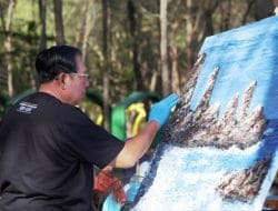 SBY Melukis di Pancer Door, Dandim 0801/Pacitan Tak Mau Kalah Ikut Melukis. Ini Tanggapan Kapolres Agung