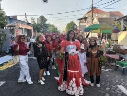 Semarak HUT RI ke-79, Warga RW 06 Perum Krian Indah Regency Gelar Jalan Sehat hingga Bazar UMKM