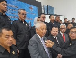 Ketua Umum PWI Pusat Kukuhkan LKBPH PWI Pusat: Kita Bantu dan Bela Wartawan untuk Tegakkan Kemerdekaan Pers