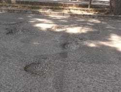 Sering Dilalui Pejabat dan Warga, Jalan Tegar Beriman Bojonggede Berlubang