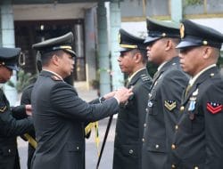 Tiga Prajurit Korem 081/DSJ Terima Tanda Kehormatan Republik Indonesia