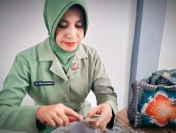 Merajut Asa Keluarga Lewat Seutas Benang