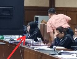 Aspri Senior Hotman Paris Kembali Ngevape di Ruang Sidang