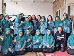 PKK Suko Asri RT 26/RW 07 Sidoarjo Menggelar Sosialisasi Bahaya Narkoba dengan Mengundang Dian Gen