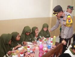 Jumat Berkah, Polres Jember Berbagi Makanan Bergizi Untuk Pelajar SD