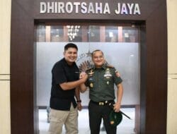 Bertemu Mantan Komandannya, Prajurit TNI Ini Kagumi Sosoknya