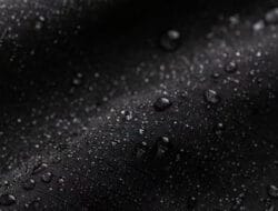 Tas Anti Air Bodypack: Pilihan Tepat untuk Musim Hujan Tetap Stylish dan Aman