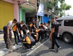 Tanggapi Keluhan Masyarakat, Polres Jember Gelar Kerja Bakti Bersihkan Tumpukan Sampah