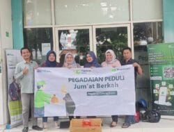 Program Jum’at Berkah, Pegadaian Kanwil XII Bagikan Makanan Siap Saji