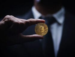Bitcoin: Solusi Ekonomi Negara atau Alat Transaksi untuk Rakyat?