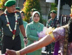 Tradisi Penyambutan Danrem 081/DSJ Kolonel Arm Untoro Hariyanto