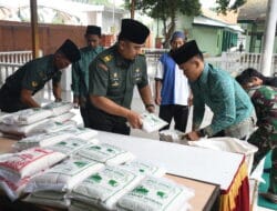 Selain Zakat Fitrah 438 Kilogram Beras, Korem 081/DSJ Juga Salurkan Infak dan Sedekah