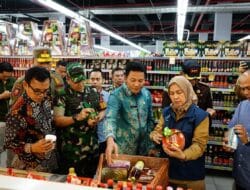 Sidak Supermarket Jelang Lebaran,  Forkopimda Pastikan Produk di Sidoarjo Aman